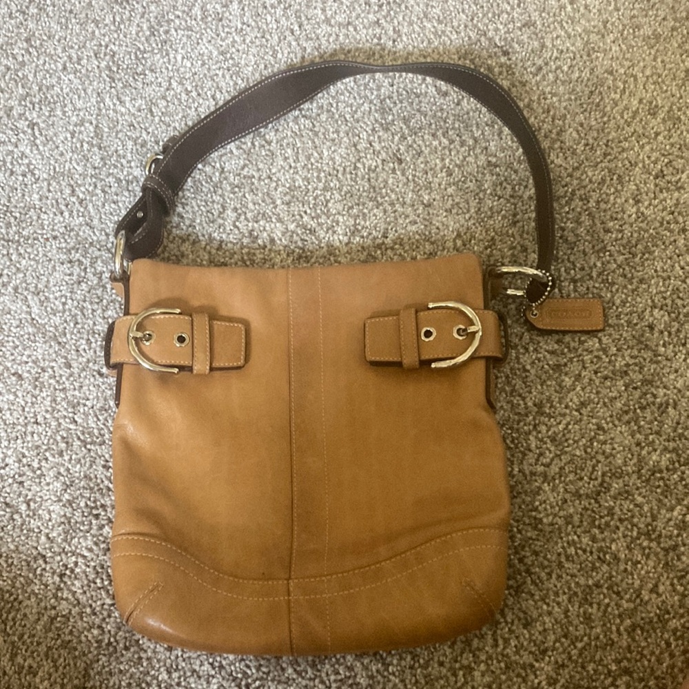 Light and dark brown coach crossbody bag!